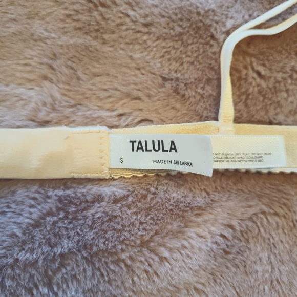 Aritzia Talula Monterey Bralette Chantilly Lace Triangle Bralette Bra - Picture 3 of 3